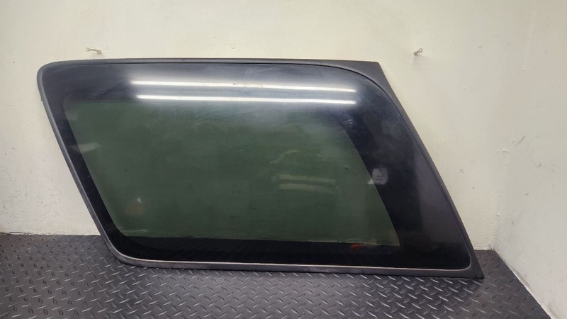 00-06 Chevrolet Tahoe Left Driver Quarter Glass Window OEM 15762679
