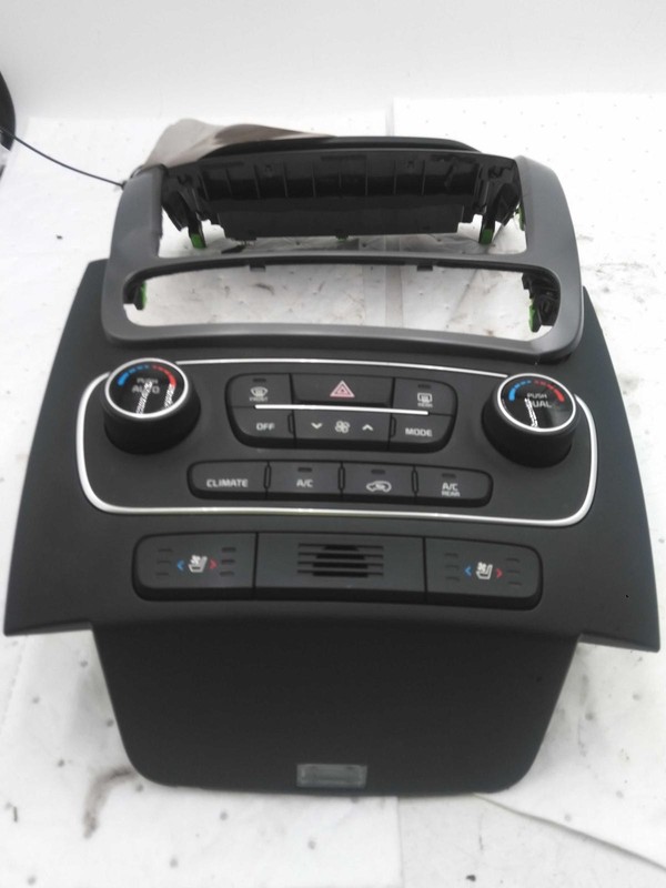 2015 Kia Sorento A/C Selector Switch OEM Black 972501U585VA 80k Miles