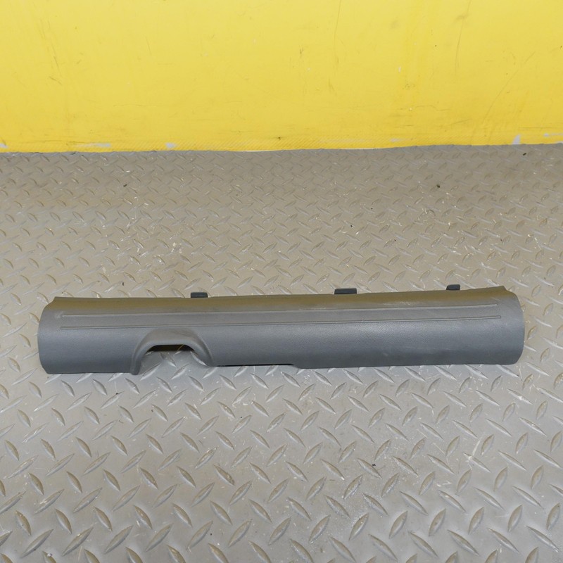 2024-2025 HYUNDAI SANTA FE FRONT LEFT SIDE DOOR SILL SCUFF PLATE TRIM COVER OEM