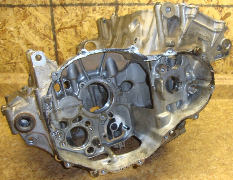 2002 Honda CBR600F4 CBR 600 F4 CBR600 Engine Motor Cases Casing Crank Cylinder