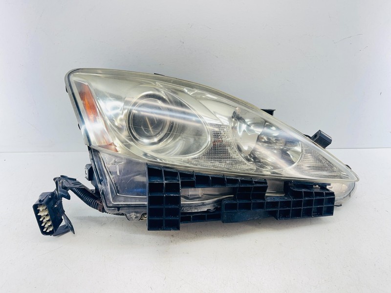 09-15 LEXUS IS 350 CABRIO 083241101R RH Passenger Side Replacement Headlight OEM