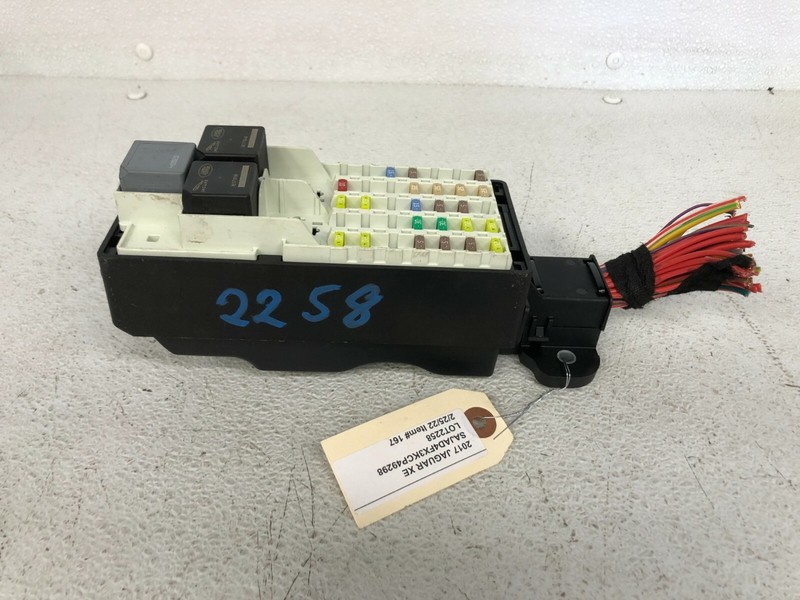 ⭐2017-2020 JAGUAR XE RIGHT SIDE FUSE RELAY JUCTION BOX ASSEMBLY UNIT OEM LOT2258