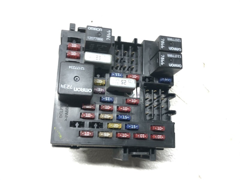 Chevrolet Silverado Tahoe Cabin Fuse Box Oem