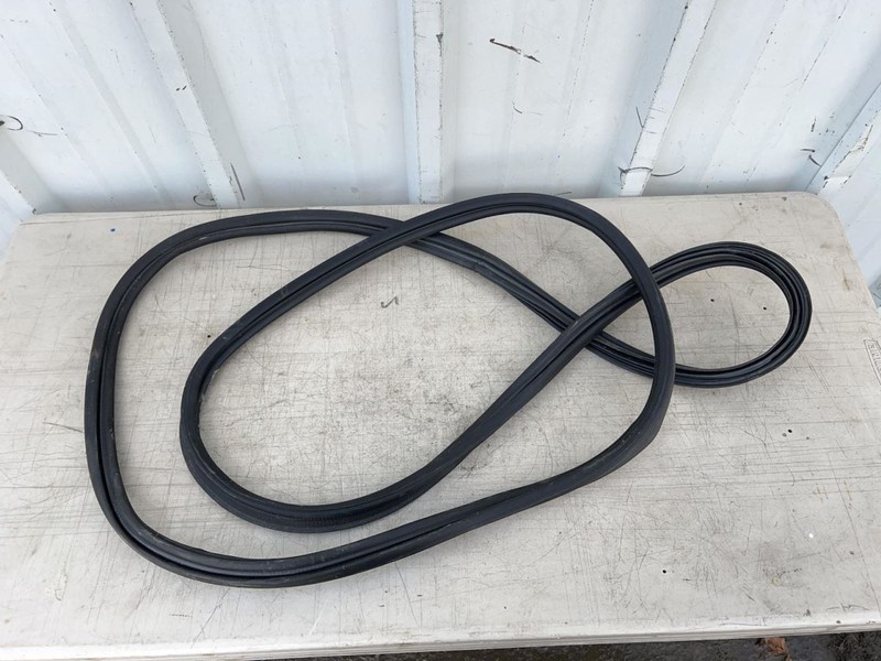 2023-2025 HONDA HR-V TAILGATE LIFTGATE BACK DOOR BODY WEATHERSTRIP 63397