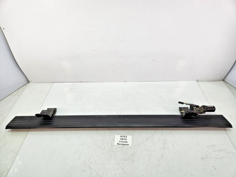 ✅ 2015-2017 OEM Lincoln Navigator Right Passenger Side Running Board Step Pad *