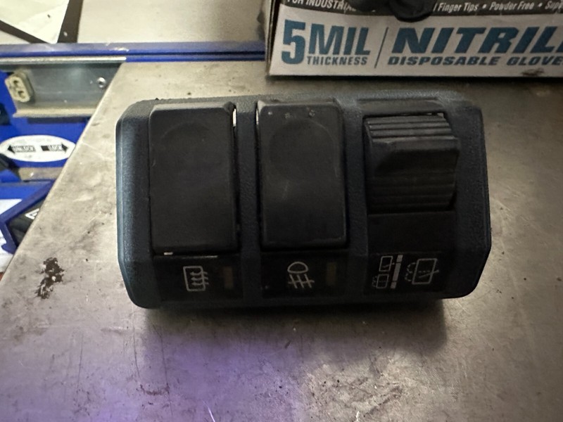 84-89 NISSAN 300ZX 300 ZX OEM REAR DEFROST FOG LIGHT REAR WIPER SWITCH PANEL