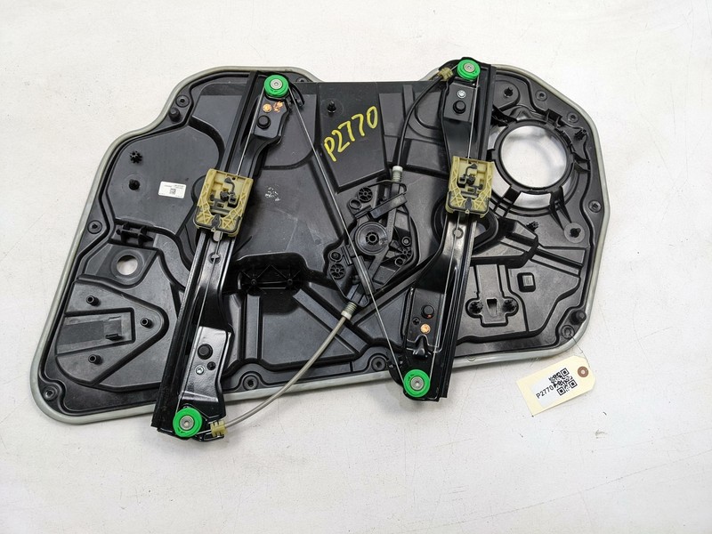Left Front Door Carrier w/ Regulator 31440785 2016 Volvo V60 CROSS 2015-2018
