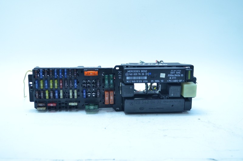 96-02 MERCEDES-BENZ R129 SL320 FUSE RELAY BOX OEM