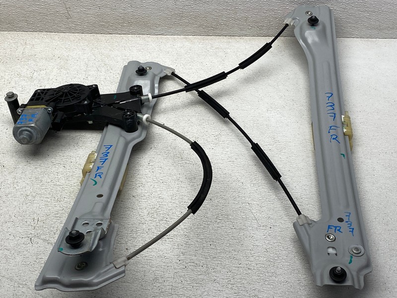 2016-2020 BUICK ENVISION FRONT RIGHT PASSENGER SIDE WINDOW REGULATOR OEM LOT737