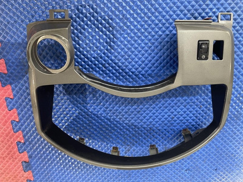 04-07 NISSAN TITAN ARMADA SPEEDOMETER CLUSTER GAUGE DASH BEZEL TRIM OEM GRAY