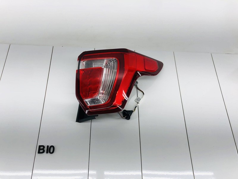 16-19 FORD EXPLORER REAR RIGHT SIDE OUTER TAIL LIGHT BRAKE STOP LAMP OEM