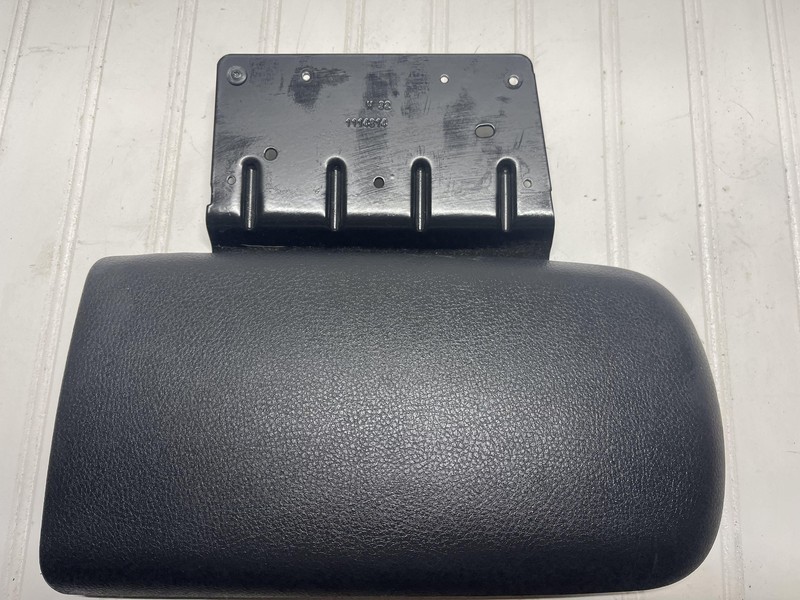 06-09 Mitsuibishi Eclipse Armrest Assembly Black Oem Tested