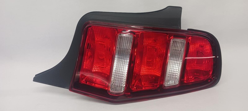 10-'12 FORD MUSTANG Right Passenger Taillight OEM Grade A Condition!