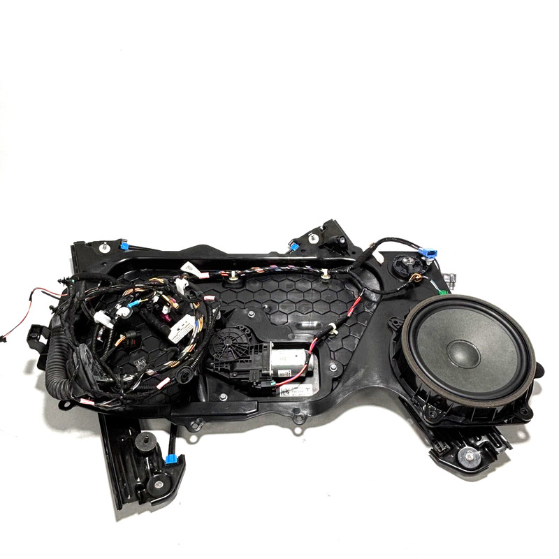 📌 17-23 TESLA M3 FRONT LEFT DRIVER INNER CLOSEOUT W/ WINDOW REGULATOR OEM