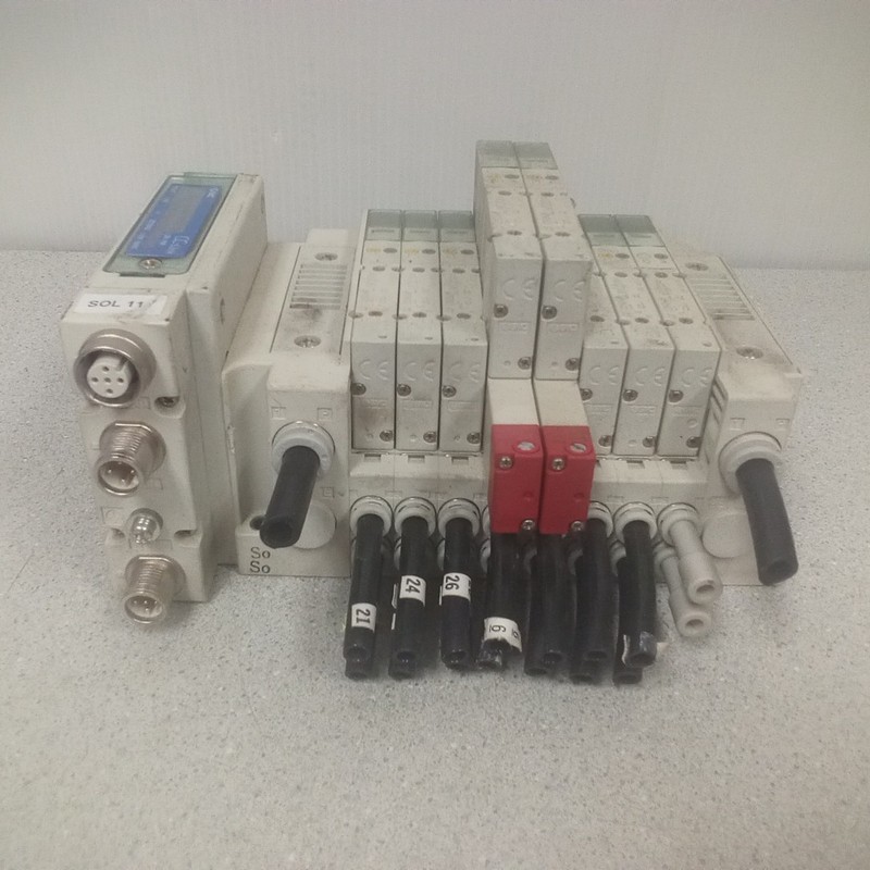 SMC Manifold Assbly EX260-SMJ1, SS5Y31-E4R009, (7) SY3201-5U1, SY3101-5U1