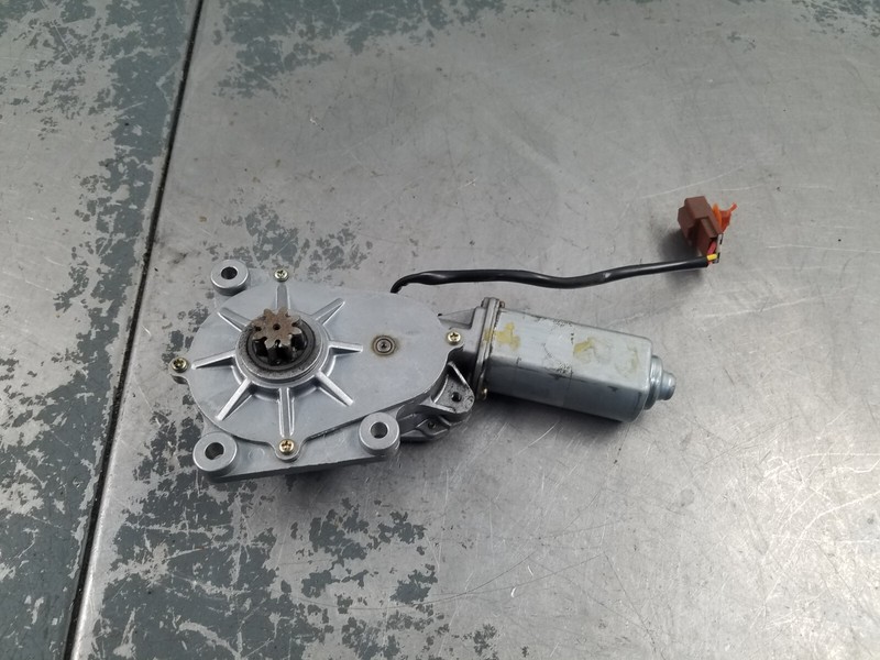2004 Honda S2000 AP2 Right Convertible Top Motor #00352 D6
