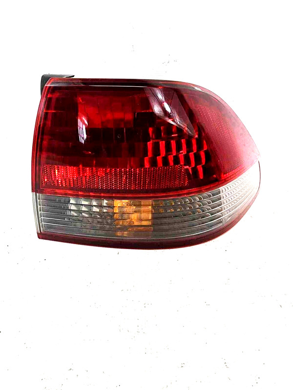 2001 Accord RH Passenger Side Tail Light Assemble Light Scratches 33501S84A11