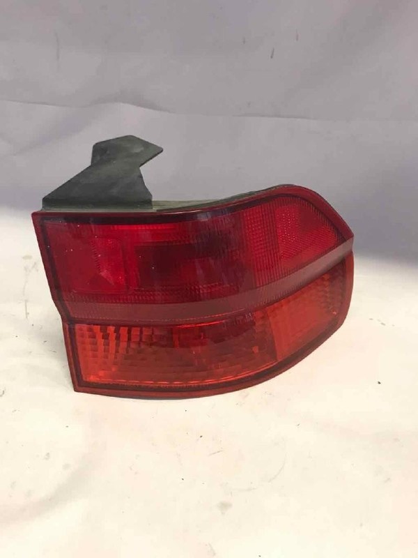Tail Light Assembly HONDA ODYSSEY Right 99 00 01 02 03 04