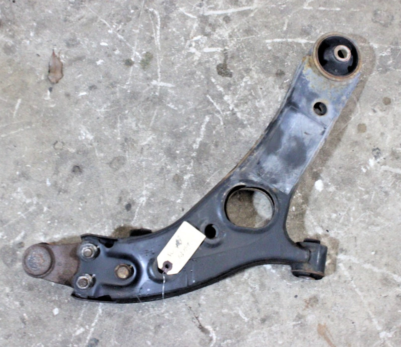 2012-2017 HYUNDAI AZERA Driver Left Lower Control Arm Front739540 OEM
