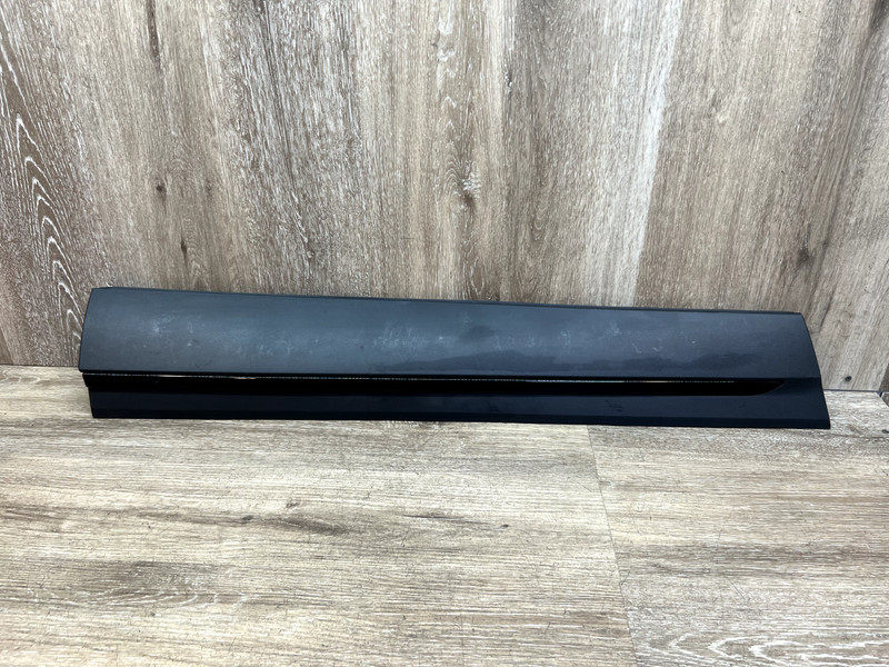2019-2022 Honda Pilot front left side lower door molding OEM 75332-TG7X-A110-20