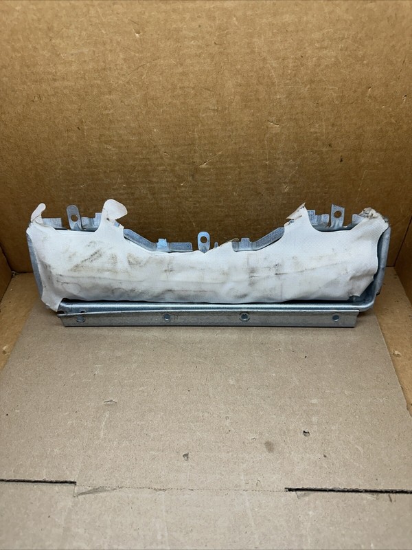 2010-2013 Mercedes E350 Left Driver side Lower Dash Knee Air Bag OEM