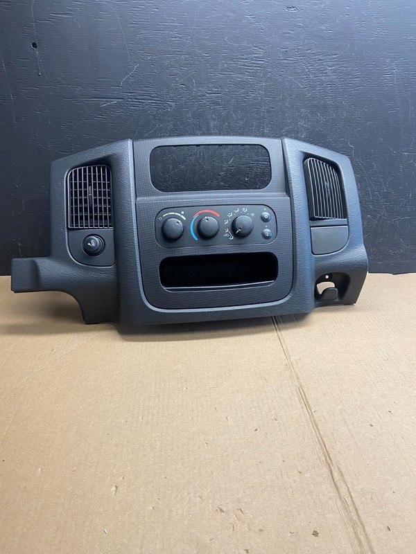 2002 to 2005 Dodge Ram Radio Climate Control Dash Air Vent Bezel Trim AE4369 DG