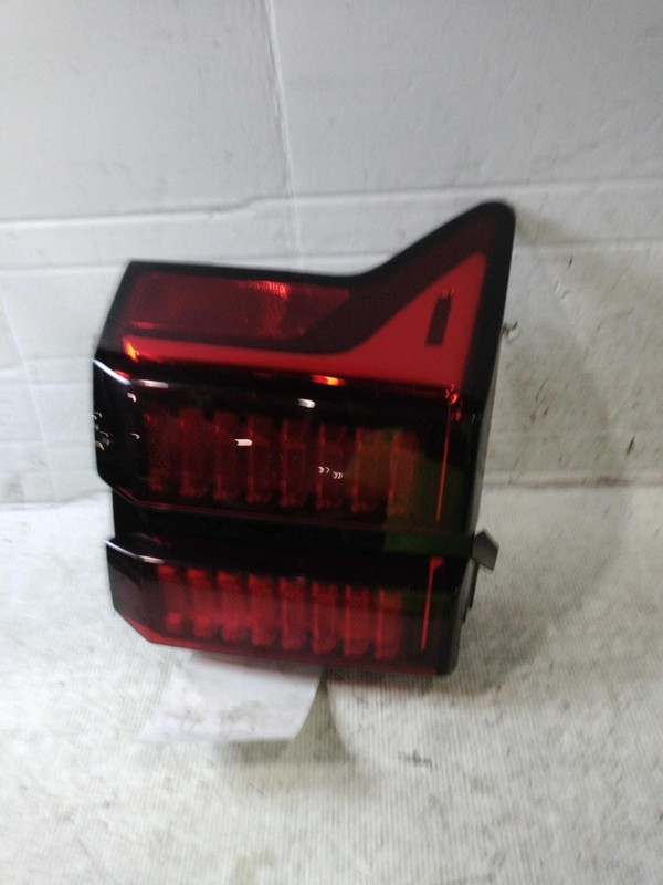 2022 KIA SORENTO Left Tail Light Assembly Black OEM 737352, 104K Miles