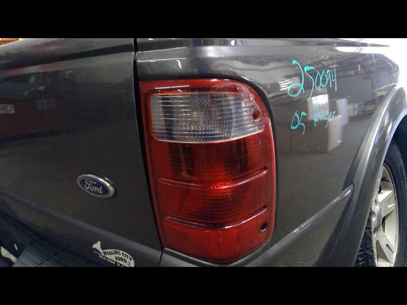 Passenger Right Tail Light Excluding STX Fits 01-05 RANGER 1552274