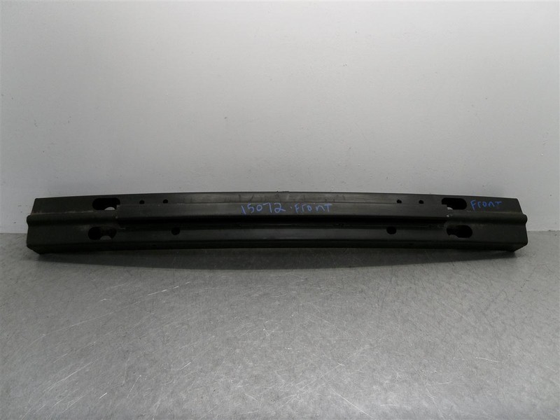 2002-2005 SATURN VUE FRONT BUMPER REINFORCEMENT