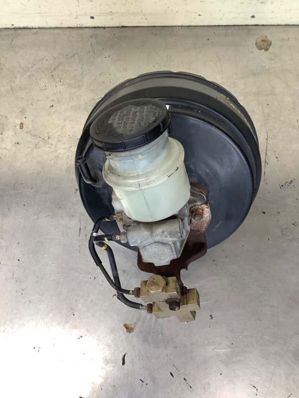 98-01 Passport Power Brake Booster with master cylinder used OEM *