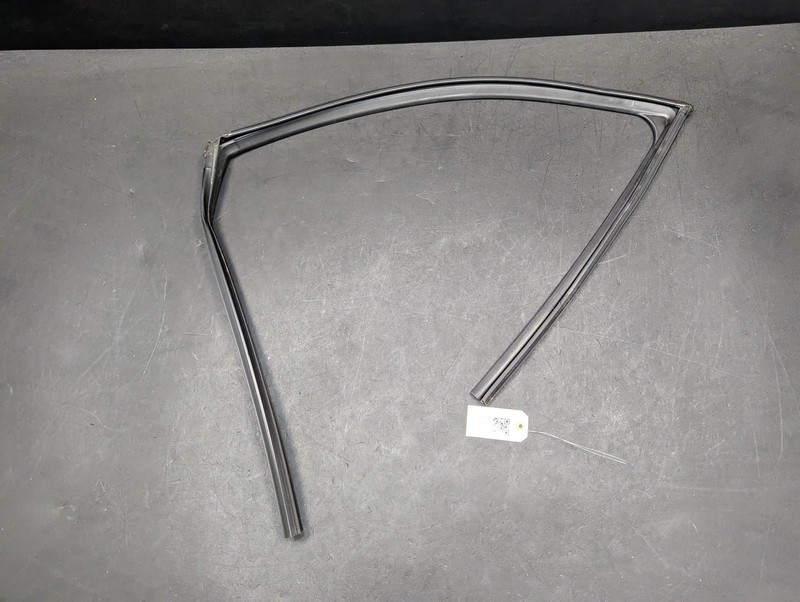 Front Left Door Window Glass Run Channel 2019 Infiniti Q50 80331-4GA0C 2014-2022
