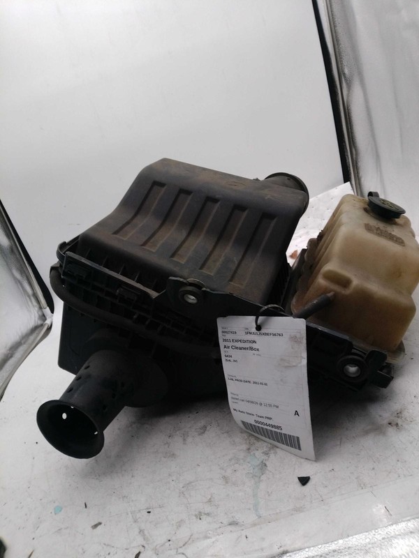 2011 Ford Expedition Air Cleaner Assembly OEM AL1Z8A080A 5.4L 132K Miles