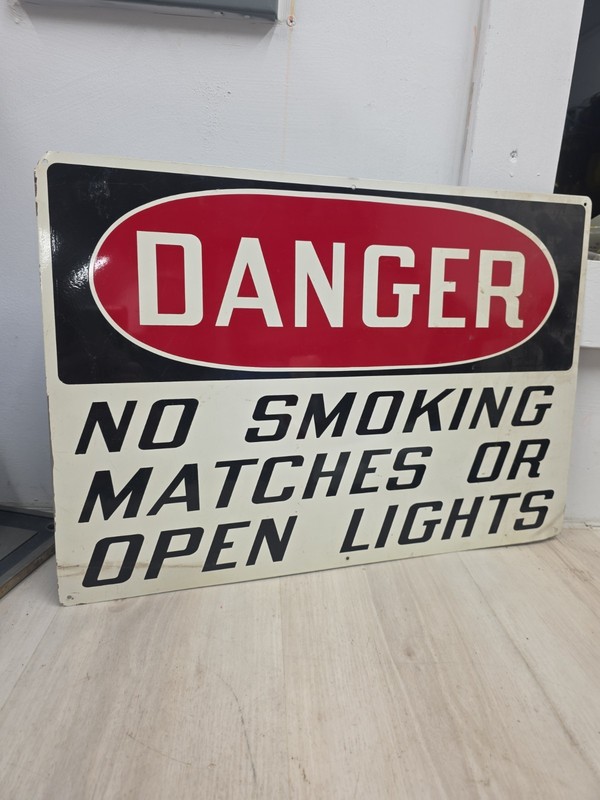 Vintagedanger no smoking matches or open light 14“ x 20“ Metal Sign