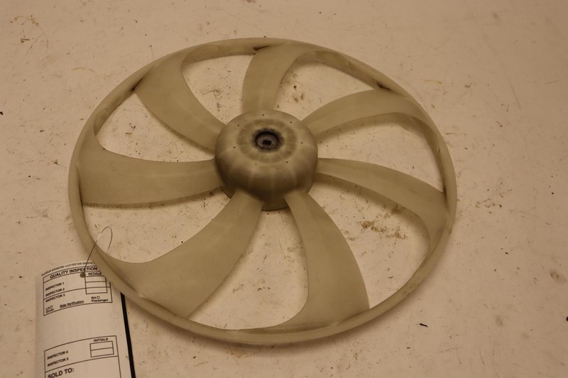 2014-2015 LEXUS IS250C CONVERTIBLE RIGHT ENGINE RADIATOR COOLING FAN BLADE OEM