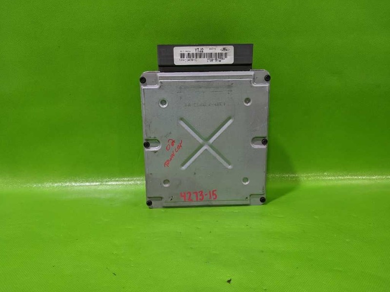 01 02 TOWN CAR ECM ENGINE CONTROL MODULE OEM 4273-15