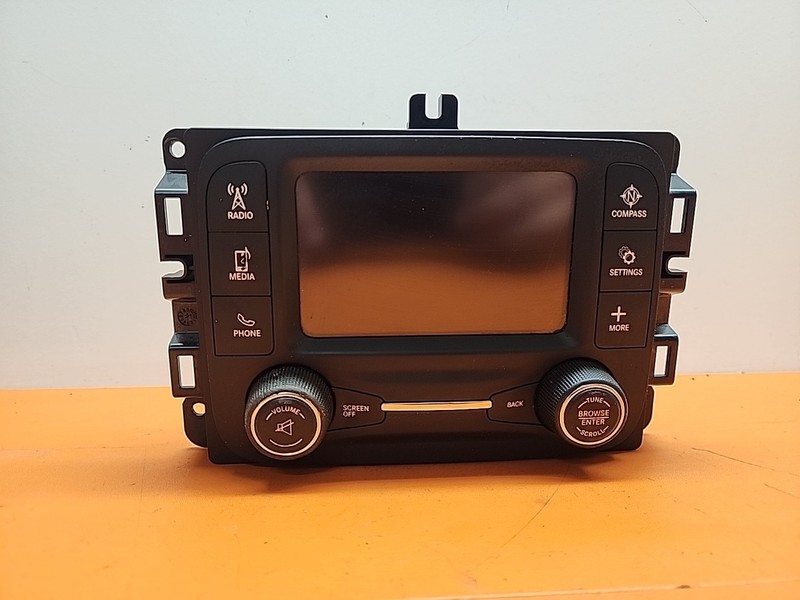 2014 - 2018 Jeep Cherokee AM FM Radio Receiver Screen OEM || 68271747