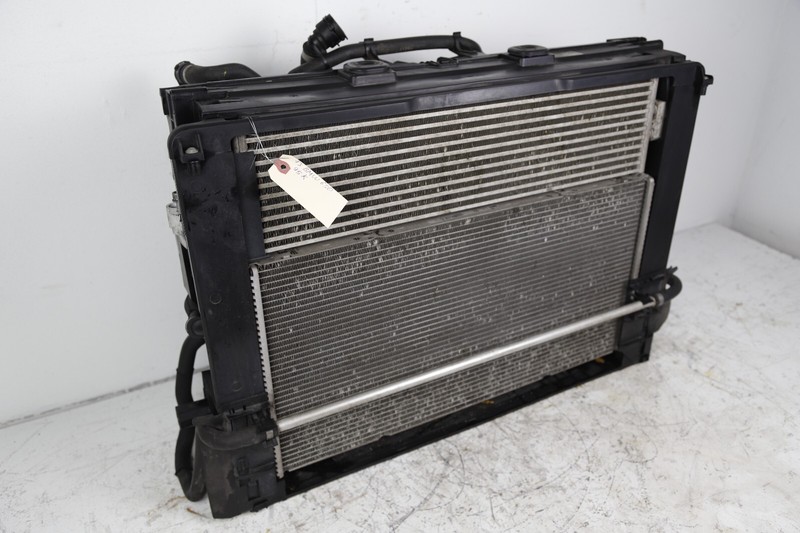 2013-2018 BMW 650 F12 F13 N63TU ENGINE RADIATOR COOLANT CONDENSER FAN MOTOR