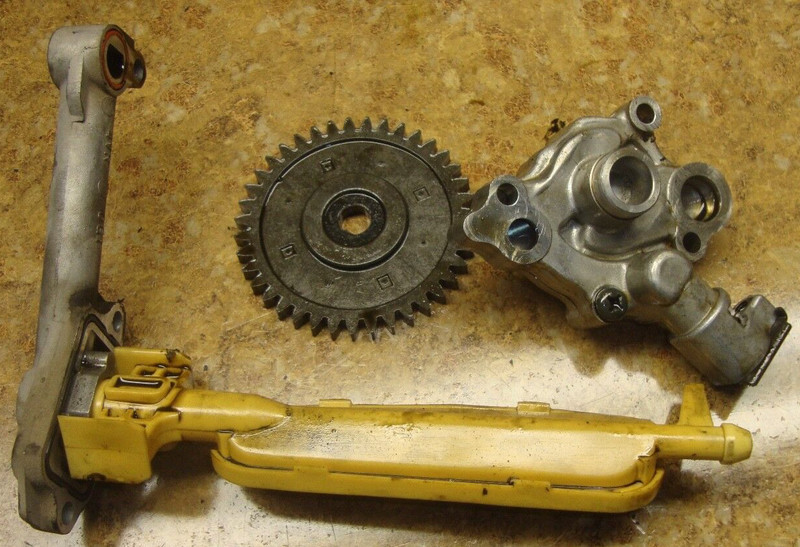 2002 Yamaha XVS650 XVS 650 A V Star Engine Oil Pump Parts Screen Motor Gear 02