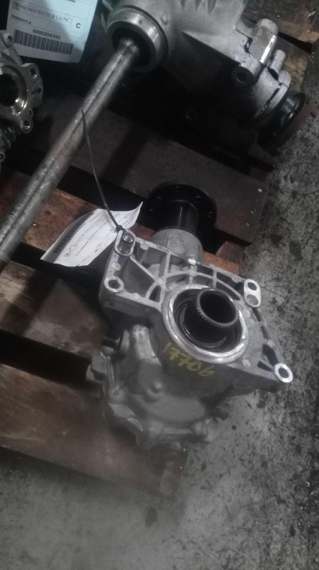 2019 Hyundai KONA Transfer Case Assembly 4WD OEM 57K miles - Grey