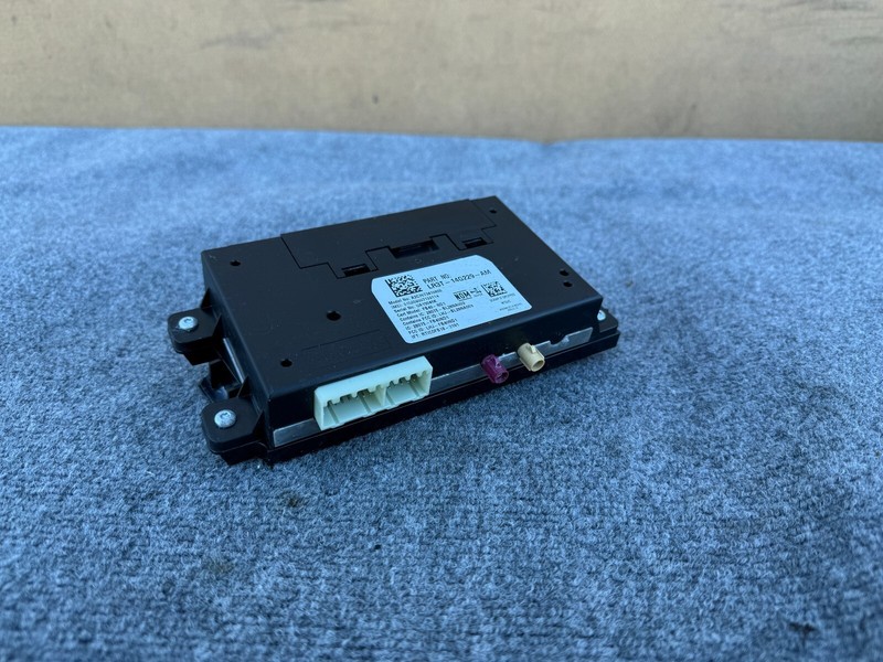 FORD MUSTANG GT 18-23 OEM TRANSCEIVER COMMUNICATION SYNC CONTROL MODULE UNIT
