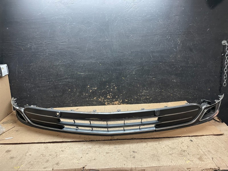2013 to 2016 Lincoln MKS Front Lower Grille Grill Oem Y1288 DG