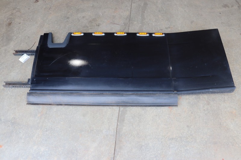 17-25 FREIGHTLINER CASCADIA 126 LEFT DRIVER SIDE CENTER FAIRING PANEL OEM