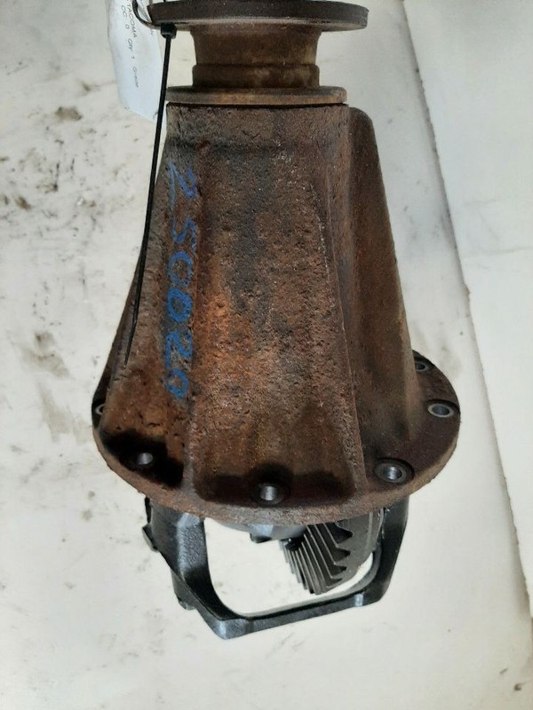 98 99 00 01 02 03 04 TOYOTA TACOMA REAR CARRIER ASSEMBLY 3RZFE