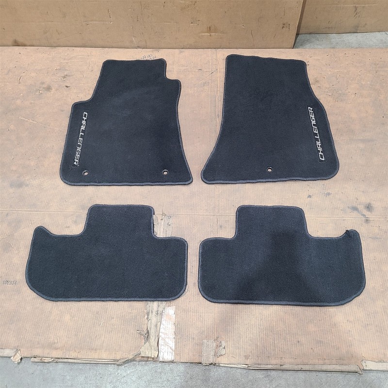 08-10 Dodge Challenger Srt8 Carpet Floor Mat Set Front Rear Lh Rh Aa7396