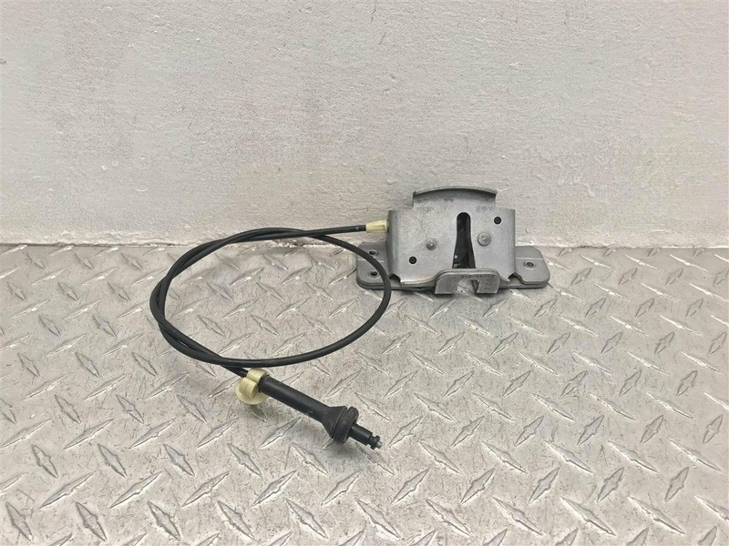 08-11 TOWN AND COUNTRY CARAVAM PASSENGERR DOOR LATCH & CABLE OEM 5109544AA