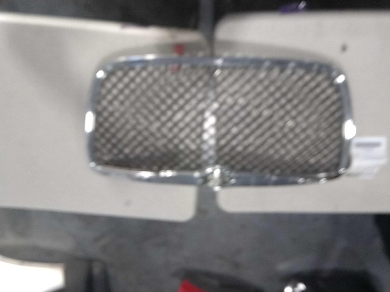 2009 Chrysler 300 OEM Grille Grey Used 4DR Sedan 04805928AC 208K Miles