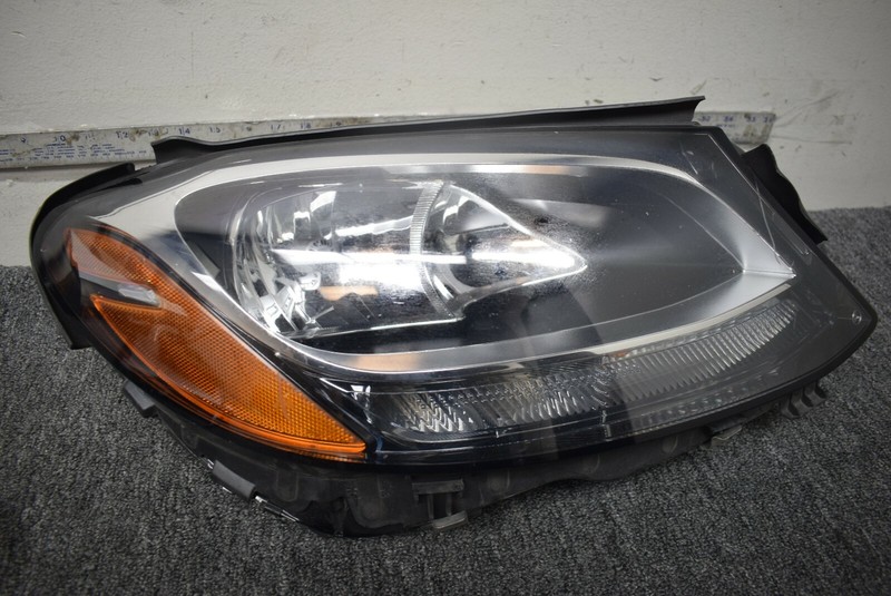2015-2020 MERCEDES BENZ C300 RIGHT SIDE HEADLIGHT FACTORY OEM
