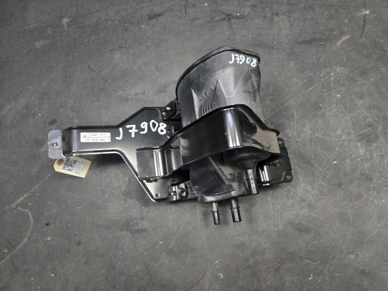 Fuel Vapor Canister 2018 Land Rover Range Rover Velar LR092386 2019 2020
