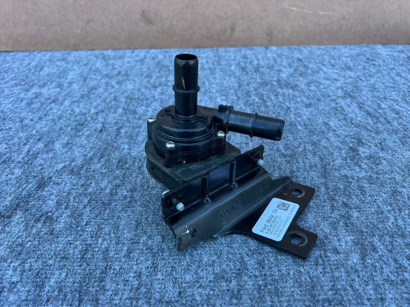 FORD MUSTANG MACH-E 2021-2026 OEM ENGINE AUXILIARY COOLANT WATER PUMP ASSEMBLY