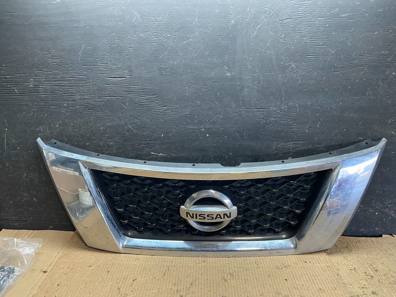 2013-2016 PathfinderFront Upper Chrome Grill Grille OEM W6130 DG